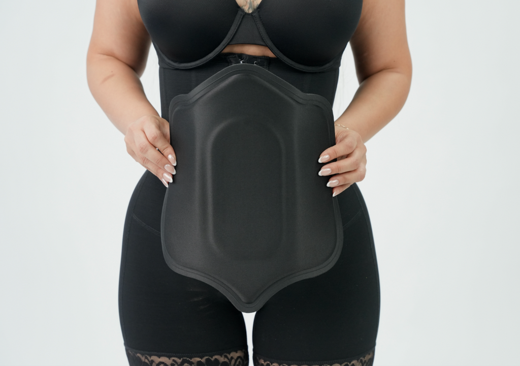 Tabla abdominal negra echa de material flexible y moldeable